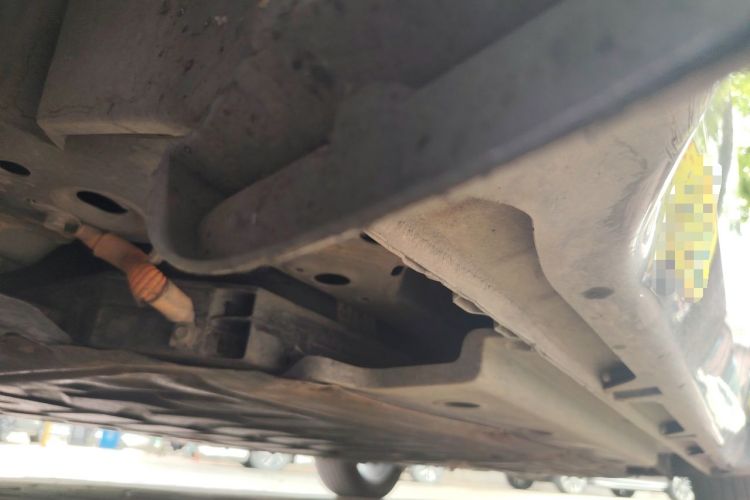 Used Wuling Xingguang 2024 Co-Creation Edition 510 Advanced Model Chassis Front Left