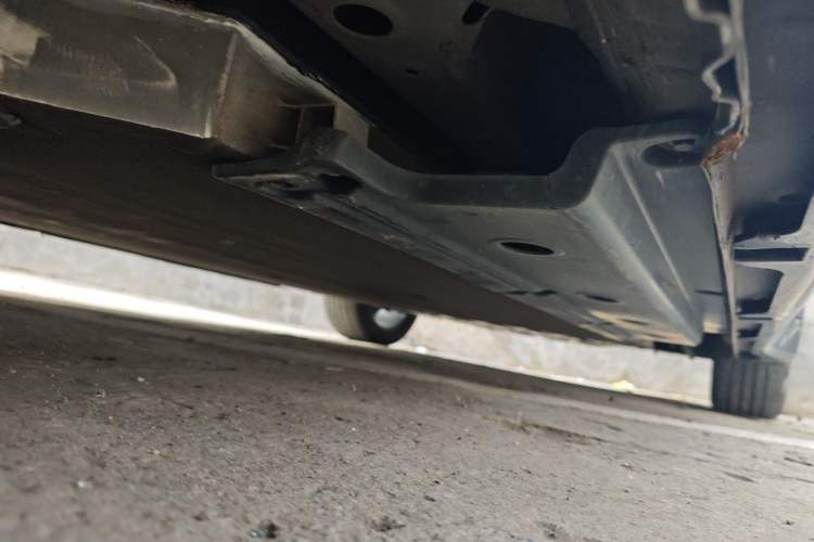 Used Wuling Xingguang 2024 Co-Creation Edition 510 Advanced Model Chassis Front Left