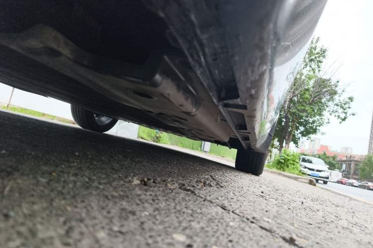 Used Wuling Xingguang 2024 Co-Creation Edition 510 Advanced Model Chassis Front Left