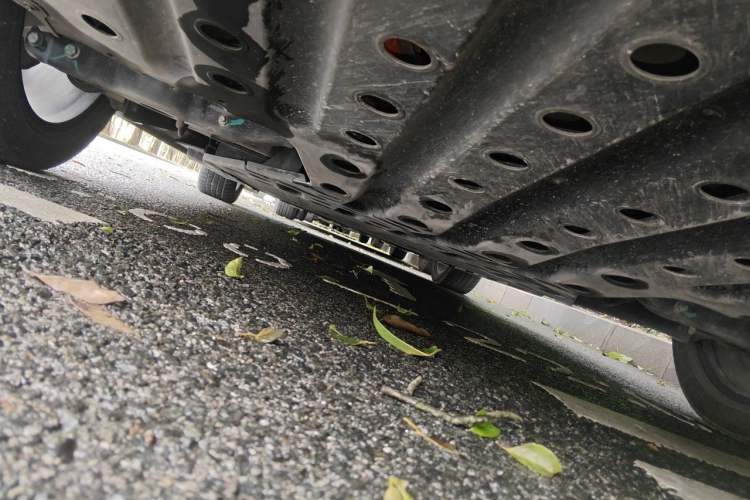 Used Wuling Xingguang 2024 Co-Creation Edition 510 Advanced Model Chassis Rear