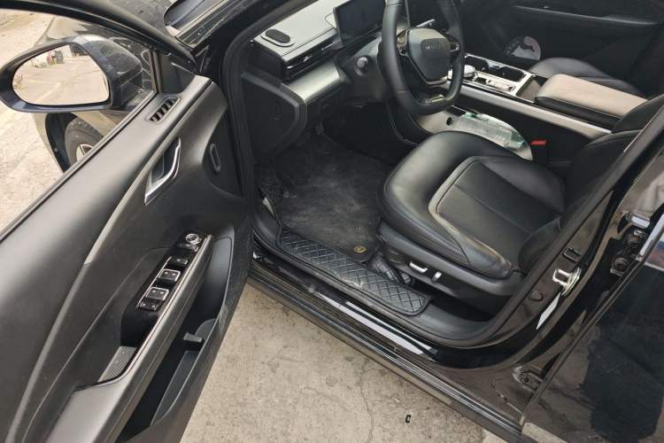 Used Wuling Xingguang 2024 Co-Creation Edition 510 Advanced Model Driver Seat