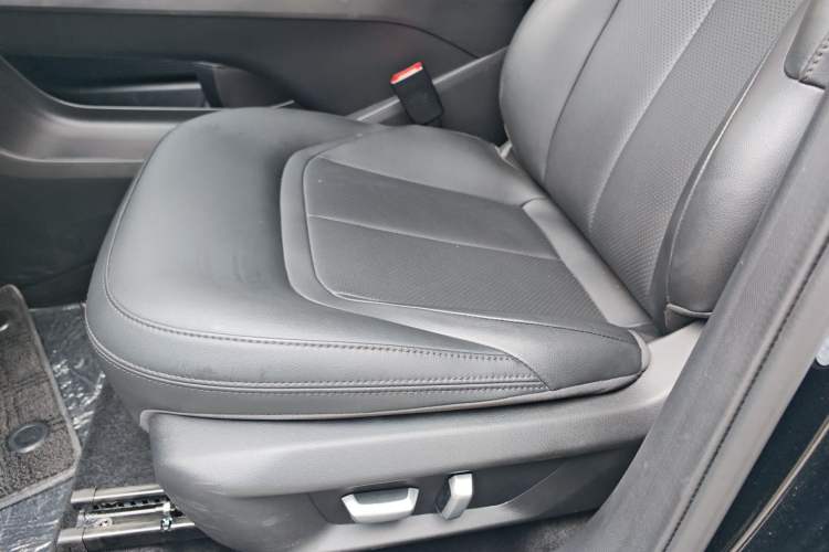 Used Wuling Xingguang 2024 Co-creation Edition 150 Standard Model Driver Seat
