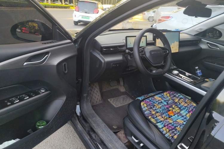 Used Wuling Xingguang 2024 Co-Creation Edition 150 Flagship Model Driver Seat