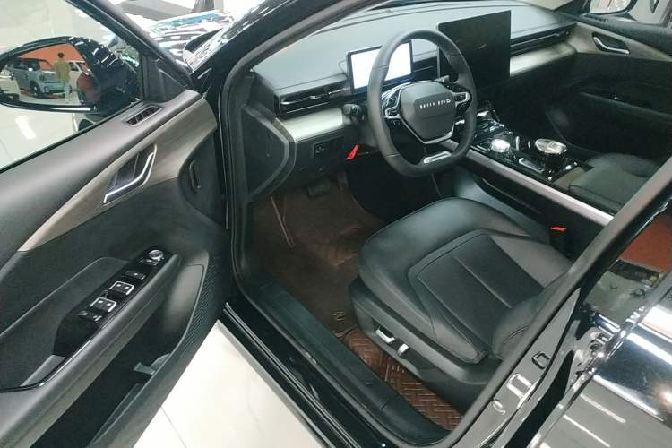 Used Wuling Xingguang 2024 Co-Creation Edition 510 Advanced Model Driver Seat