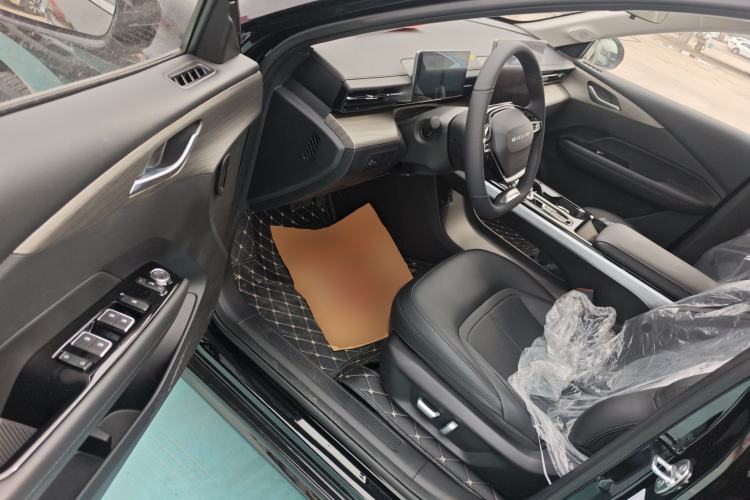 Used Wuling Xingguang 2024 Co-Creation Edition 510 Advanced Model Driver Seat