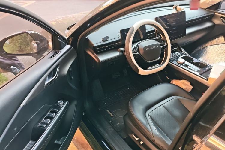 Used Wuling Xingguang 2024 Co-Creation Edition 150 Advanced Model Driver Seat