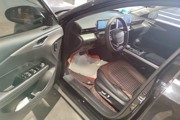 Used Wuling Xingguang 2024 Co-Creation Edition 510 Advanced Model Driver Seat