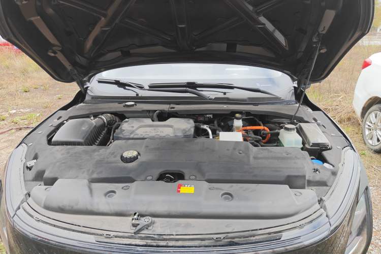 Used Wuling Xingguang 2024 Co-Creation Edition 70 Standard Model Engine Bay