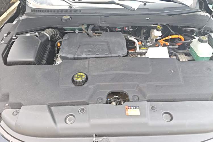 Used Wuling Xingguang 2024 Co-creation Edition 150 Standard Model Engine Bay