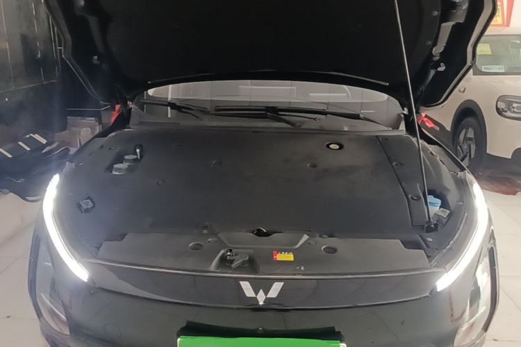 Used Wuling Xingguang 2024 Co-Creation Edition 510 Advanced Model Engine Bay