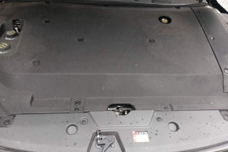 Used Wuling Xingguang 2024 Co-Creation Edition 510 Advanced Model Engine Bay