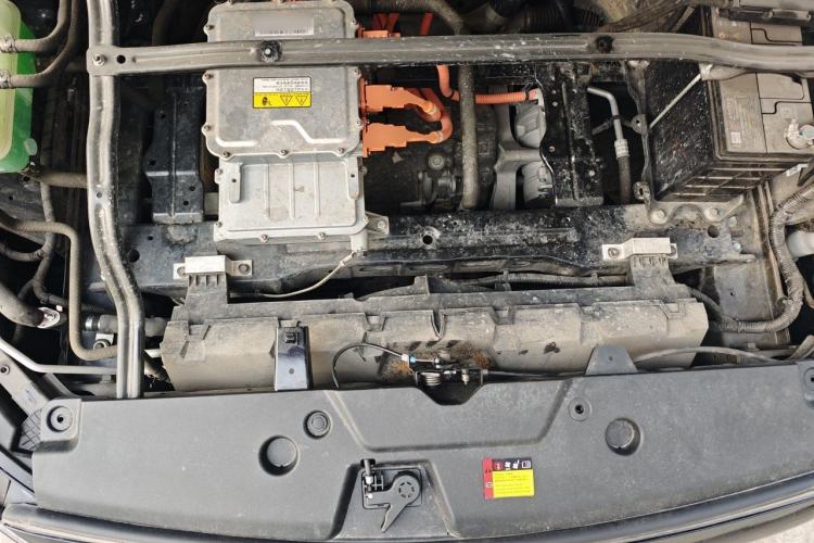 Used Wuling Xingguang 2024 Co-Creation Edition 510 Advanced Model Engine Bay
