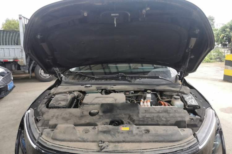 Used Wuling Xingguang 2024 Co-Creation Edition 150 Advanced Model Engine Bay