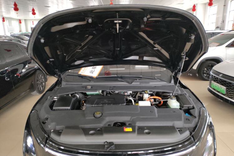 Used Wuling Xingguang 2024 Co-creation Edition 150 Standard Model Engine Bay