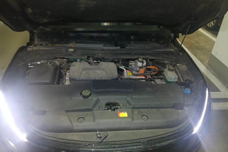 Used Wuling Xingguang 2024 Co-Creation Edition 150 Flagship Model Engine Bay