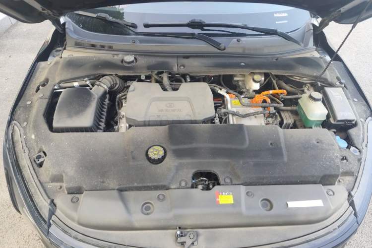 Used Wuling Xingguang 2024 Co-Creation Edition 150 Flagship Model Engine Bay