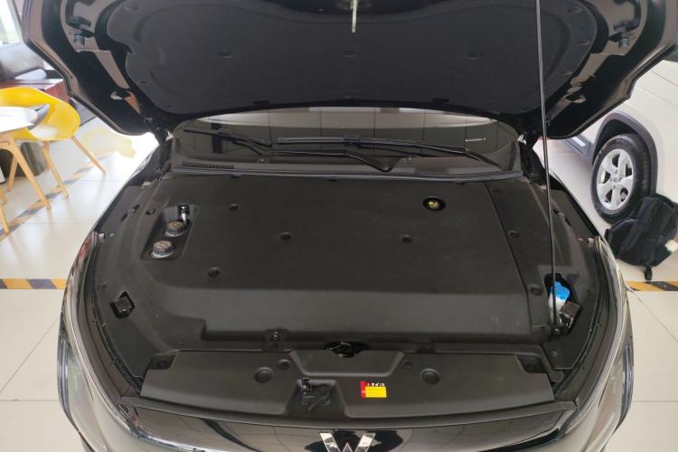 Used Wuling Xingguang 2024 Co-Creation Edition 510 Advanced Model Engine Bay