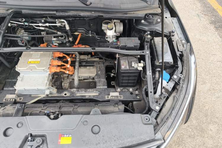Used Wuling Xingguang 2024 Co-Creation Edition 510 Advanced Model Engine Bay Left