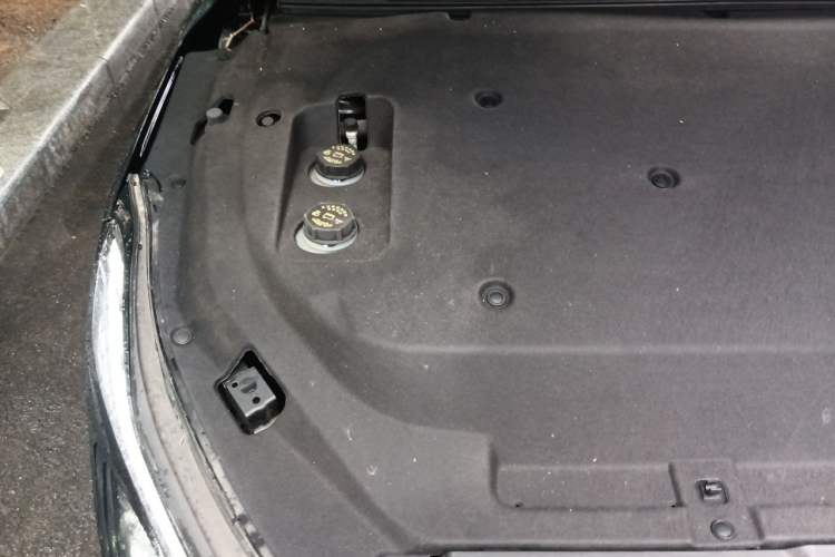 Used Wuling Xingguang 2024 Co-Creation Edition 510 Advanced Model Engine Bay Right