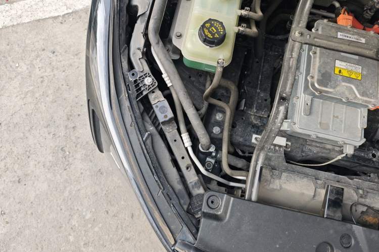 Used Wuling Xingguang 2024 Co-Creation Edition 510 Advanced Model Engine Bay Right