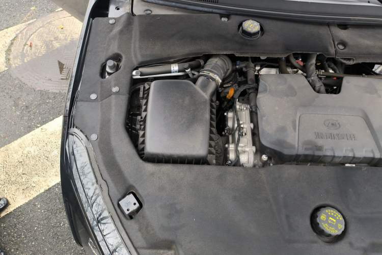 Used Wuling Xingguang 2024 Co-Creation Edition 150 Advanced Model Engine Bay Right