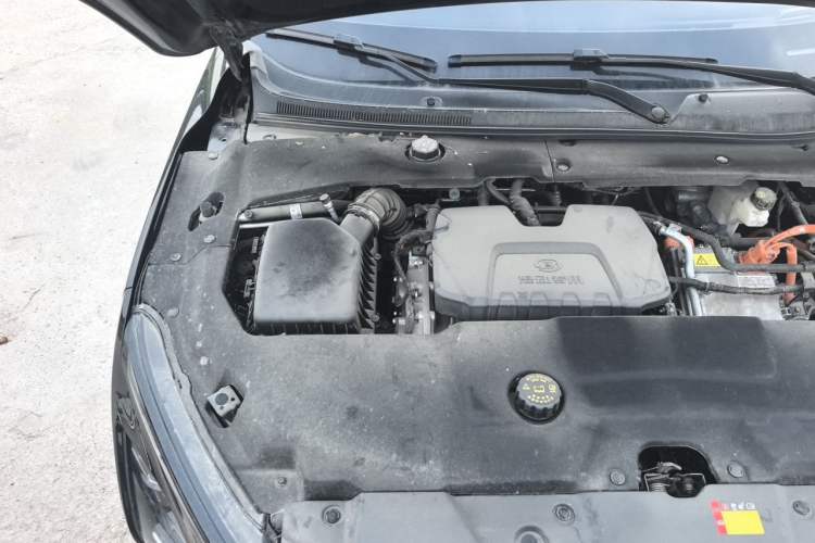 Used Wuling Xingguang 2024 Co-Creation Edition 150 Flagship Model Engine Bay Right