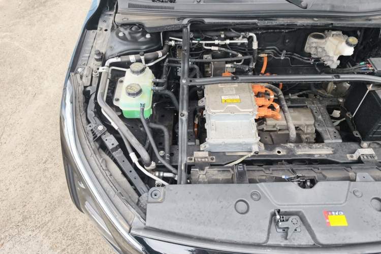 Used Wuling Xingguang 2024 Co-Creation Edition 510 Advanced Model Engine Bay Right