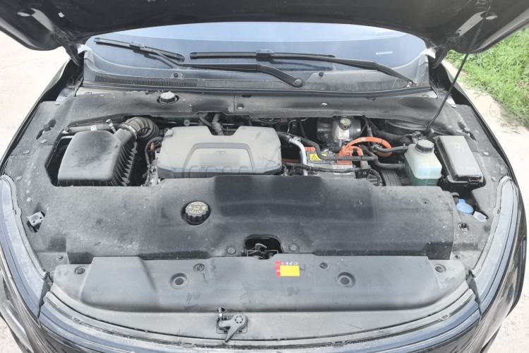 Used Wuling Xingguang 2024 Co-Creation Edition 150 Flagship Model Engine Bay