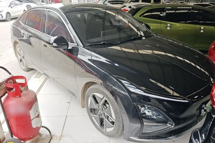 Used Wuling Xingguang 2024 Co-Creation Edition 510 Advanced Model Exterior 1
