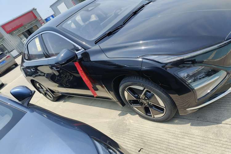 Used Wuling Xingguang 2024 Co-Creation Edition 510 Advanced Model Exterior 2