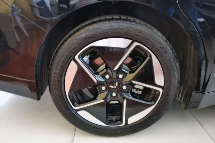 Used Wuling Xingguang 2024 Co-Creation Edition 150 Flagship Model Exterior 2