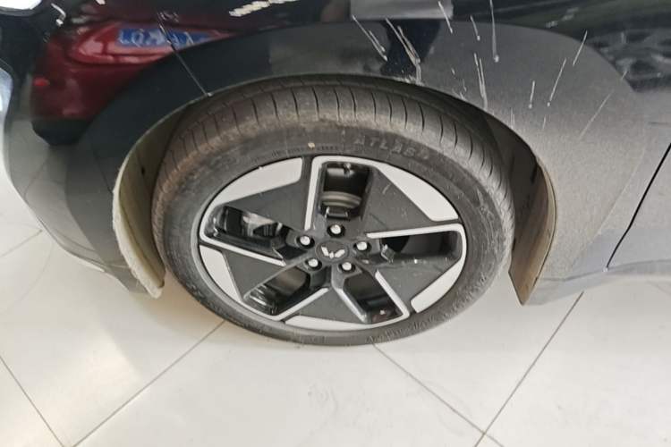 Used Wuling Xingguang 2024 Co-Creation Edition 510 Advanced Model Exterior 4