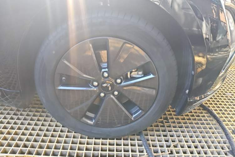 Used Wuling Xingguang 2024 Co-creation Edition 150 Standard Model Exterior 5