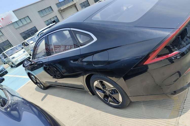 Used Wuling Xingguang 2024 Co-Creation Edition 510 Advanced Model Exterior 5