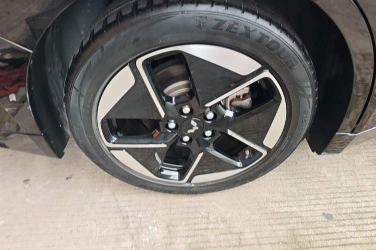 Used Wuling Xingguang 2024 Co-Creation Edition 150 Advanced Model Exterior 5
