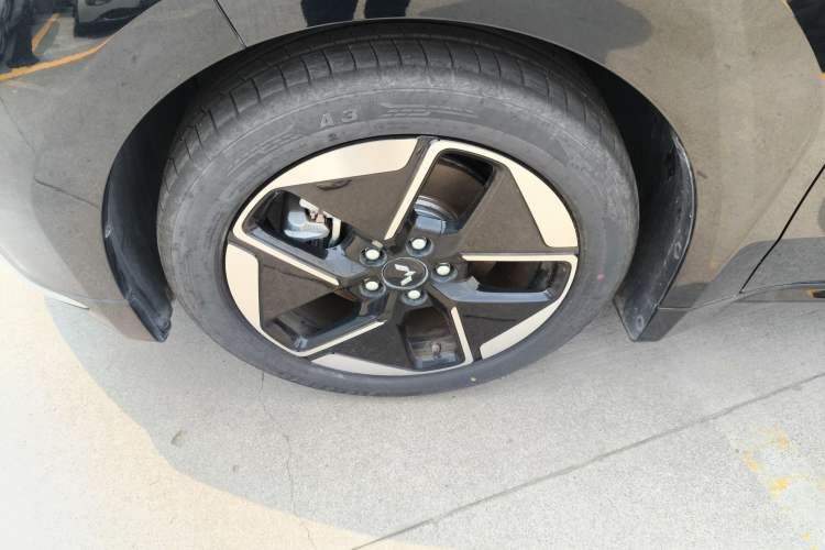Used Wuling Xingguang 2024 Co-Creation Edition 510 Advanced Model Exterior 7