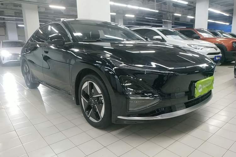 Used Wuling Xingguang 2024 Co-Creation Edition 510 Advanced Model Front Right 45 Deg