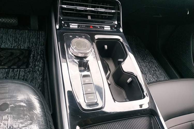 Used Wuling Xingguang 2024 Co-Creation Edition 510 Advanced Model Gear Lever