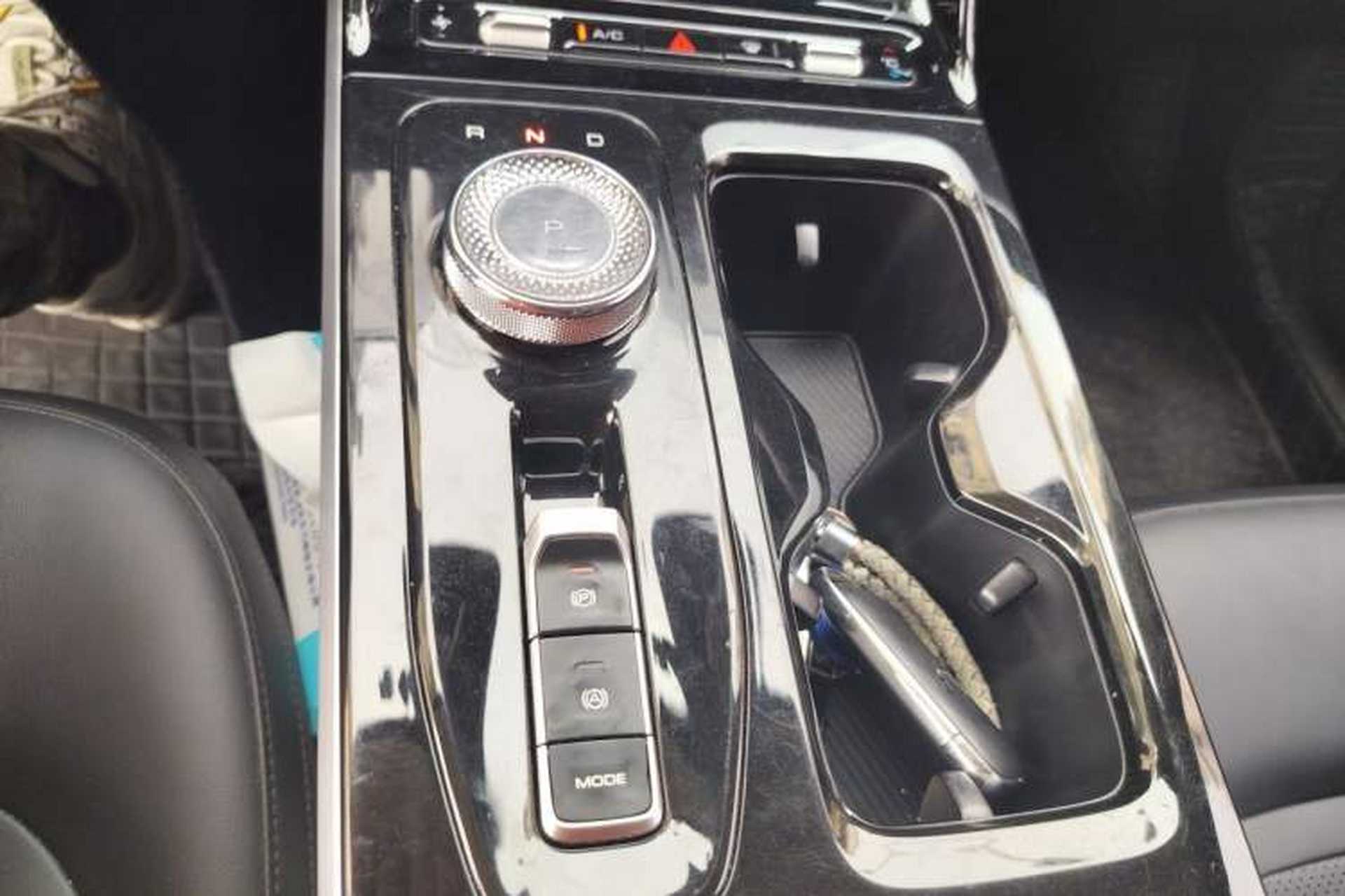 Used Wuling Xingguang 2024 Co-Creation Edition 510 Advanced Model Gear Lever