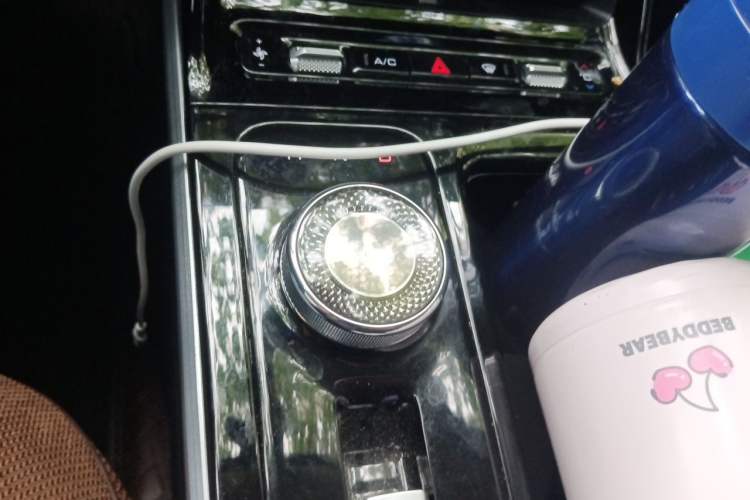 Used Wuling Xingguang 2024 Co-Creation Edition 510 Advanced Model Gear Lever