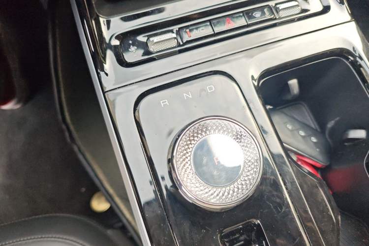 Used Wuling Xingguang 2024 Co-Creation Edition 510 Advanced Model Gear Lever