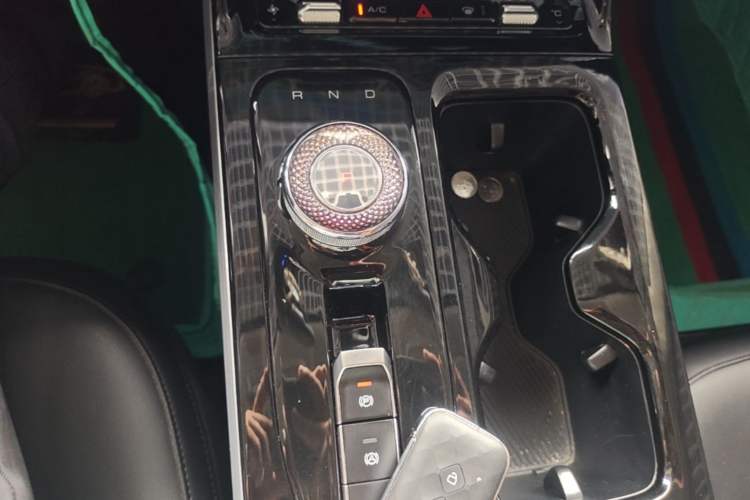 Used Wuling Xingguang 2024 Co-Creation Edition 510 Advanced Model Gear Lever