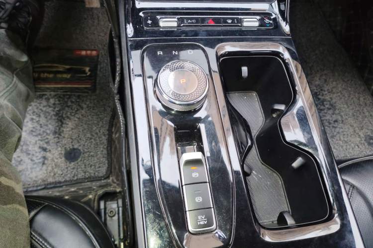 Used Wuling Xingguang 2024 Co-creation Edition 150 Standard Model Gear Lever
