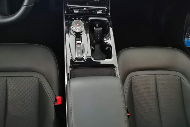 Used Wuling Xingguang 2024 Co-Creation Edition 150 Flagship Model Gear Lever