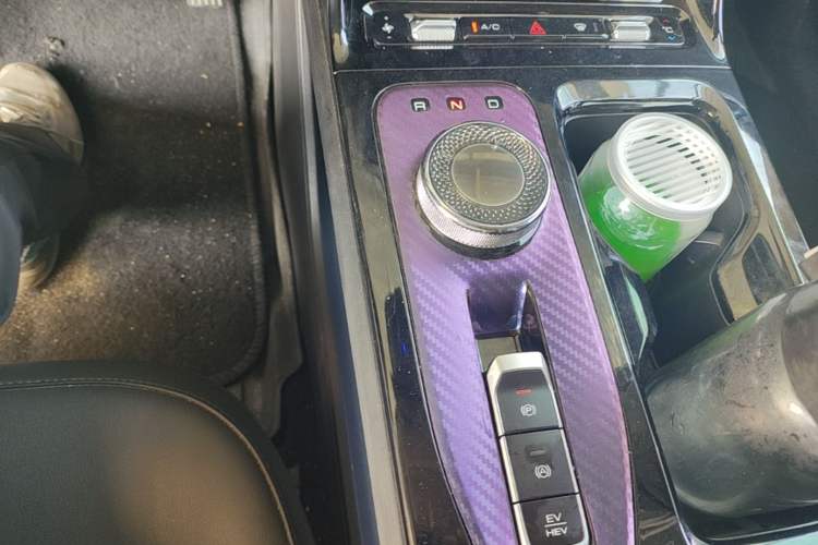 Used Wuling Xingguang 2024 Co-creation Edition 150 Standard Model Gear Lever