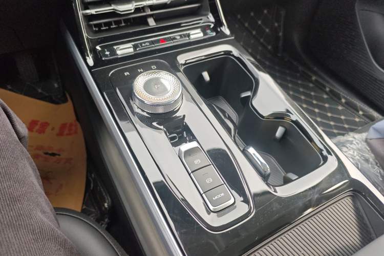 Used Wuling Xingguang 2024 Co-Creation Edition 510 Advanced Model Gear Lever
