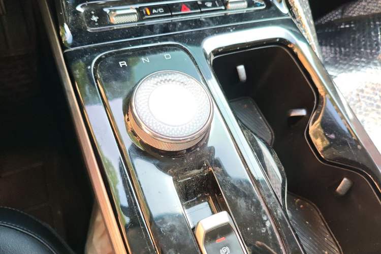 Used Wuling Xingguang 2024 Co-Creation Edition 150 Advanced Model Gear Lever