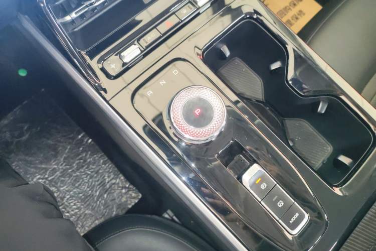 Used Wuling Xingguang 2024 Co-Creation Edition 510 Advanced Model Gear Lever
