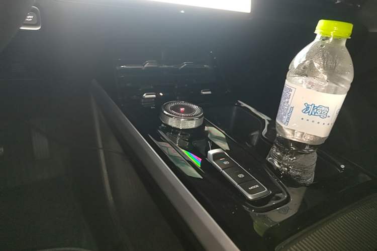 Used Wuling Xingguang 2024 Co-Creation Edition 510 Advanced Model Gear Lever