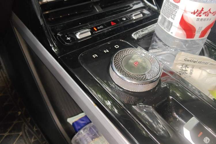 Used Wuling Xingguang 2024 Co-Creation Edition 510 Advanced Model Gear Lever